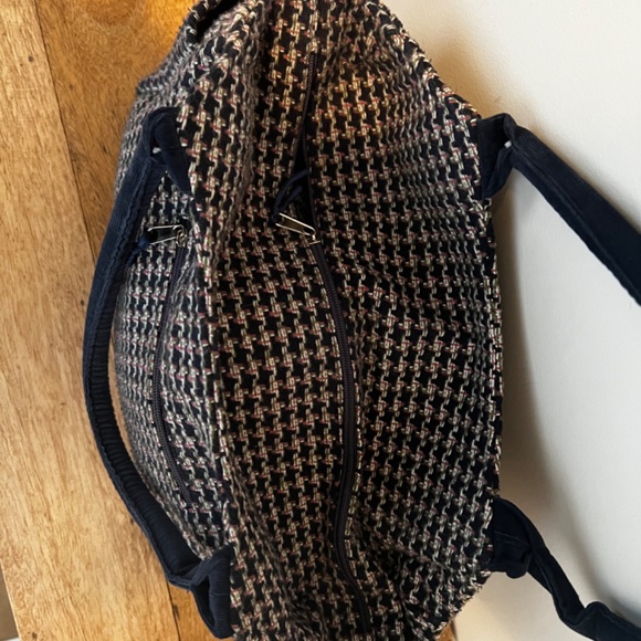 Woven purse with satin interior - Picture 2 of 3